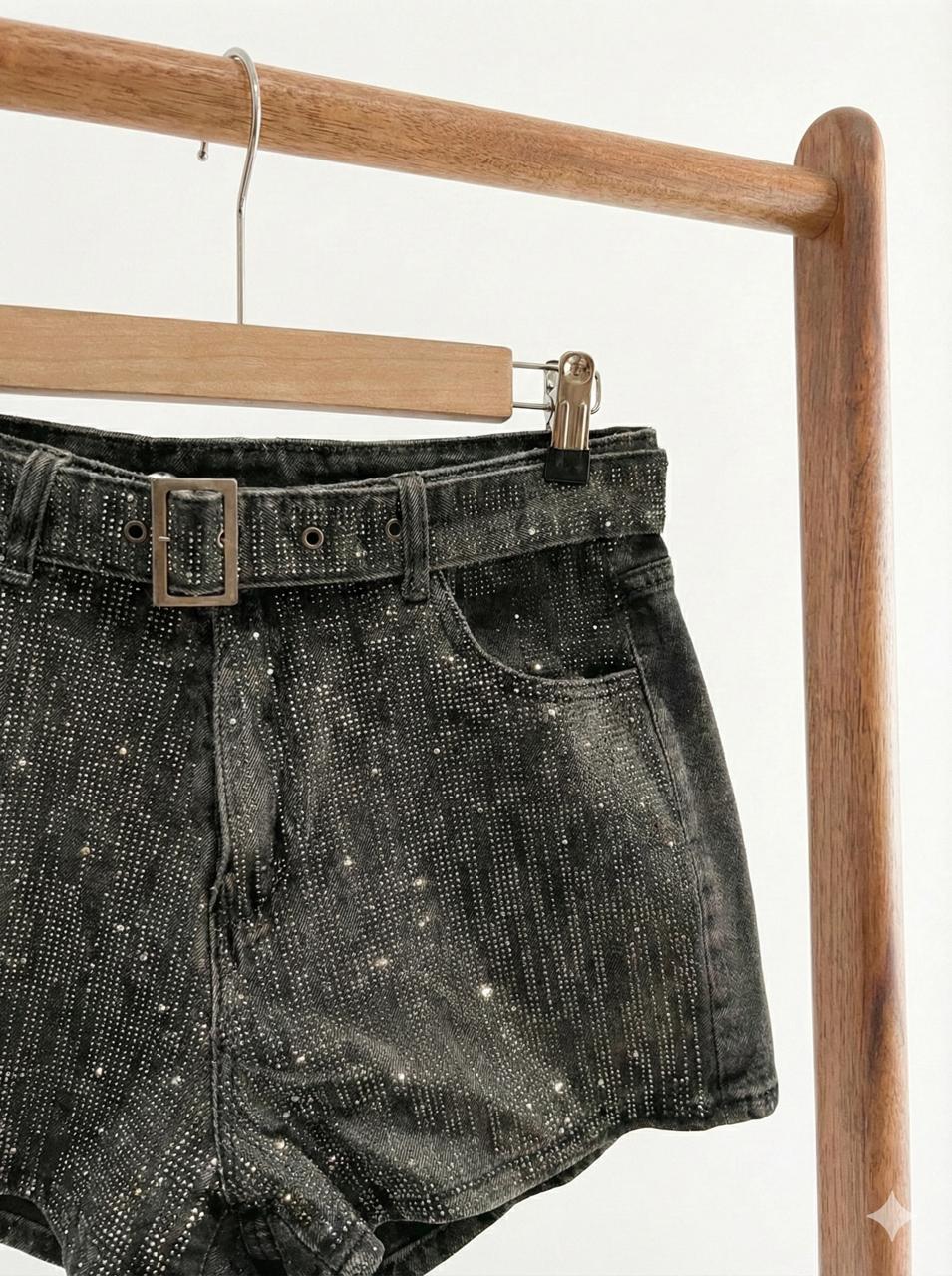 Short brillo con cinturón